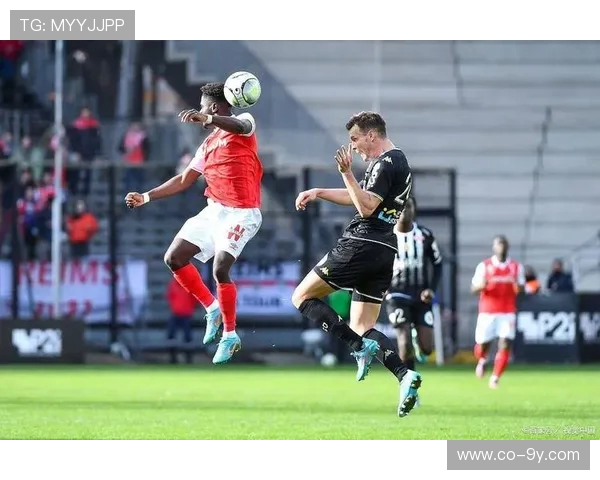 以速度与控球艺术诠释现代足球带球进攻全新战术理念